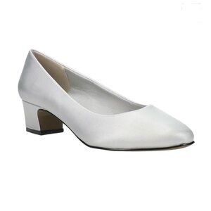 Easy Street Silver Women's Low Heel Pumps Size 10